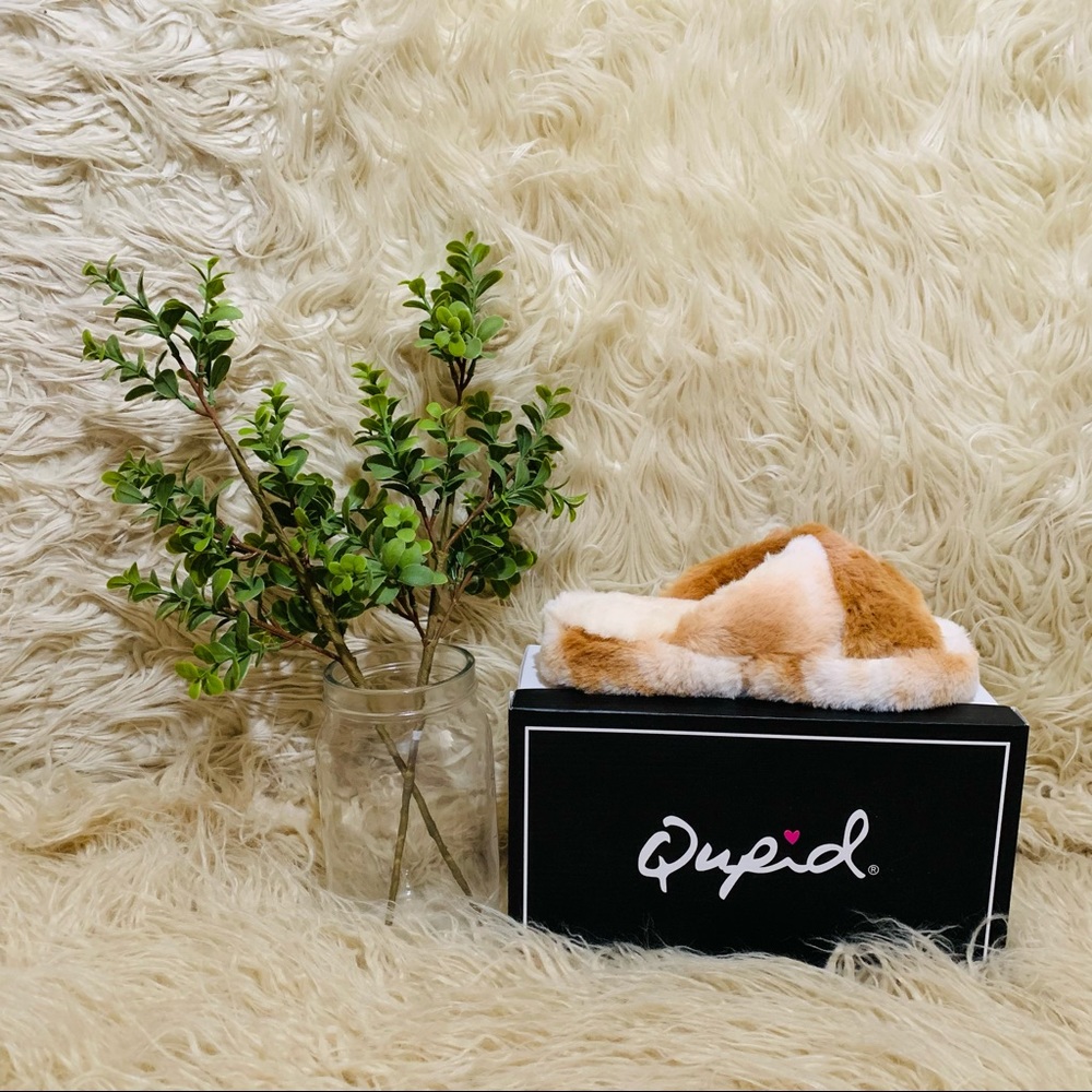 LAST CHANCE | Caramel Faux Fur Slippers